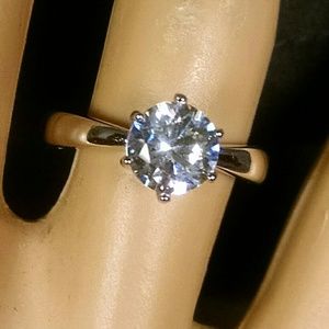 Beautiful Solitaire shiny diamonique ring